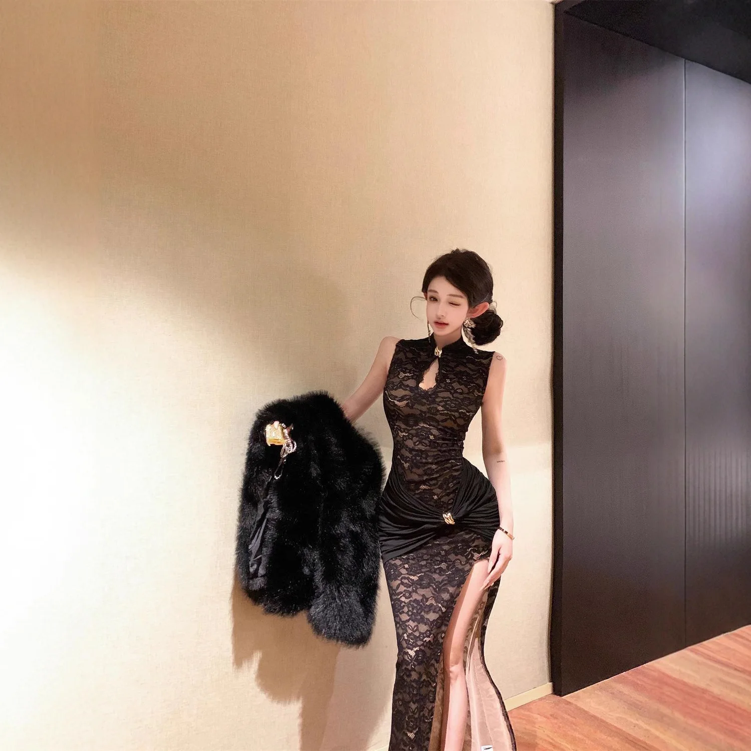 2026 New Summer French Style Lace Halter Dress Women Slim Fitted Waist Elegant Midi Dress New Chinese Style Hip Wrap Long Skirt