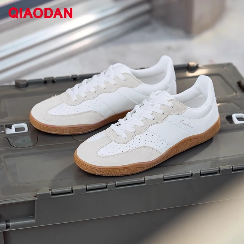 

QIAODAN Man Skateboarding Shoes 2025 Autumn New Style Non-Slip Sports Shoes Lace-up T-Toe Student Sneakers QXL053252502R