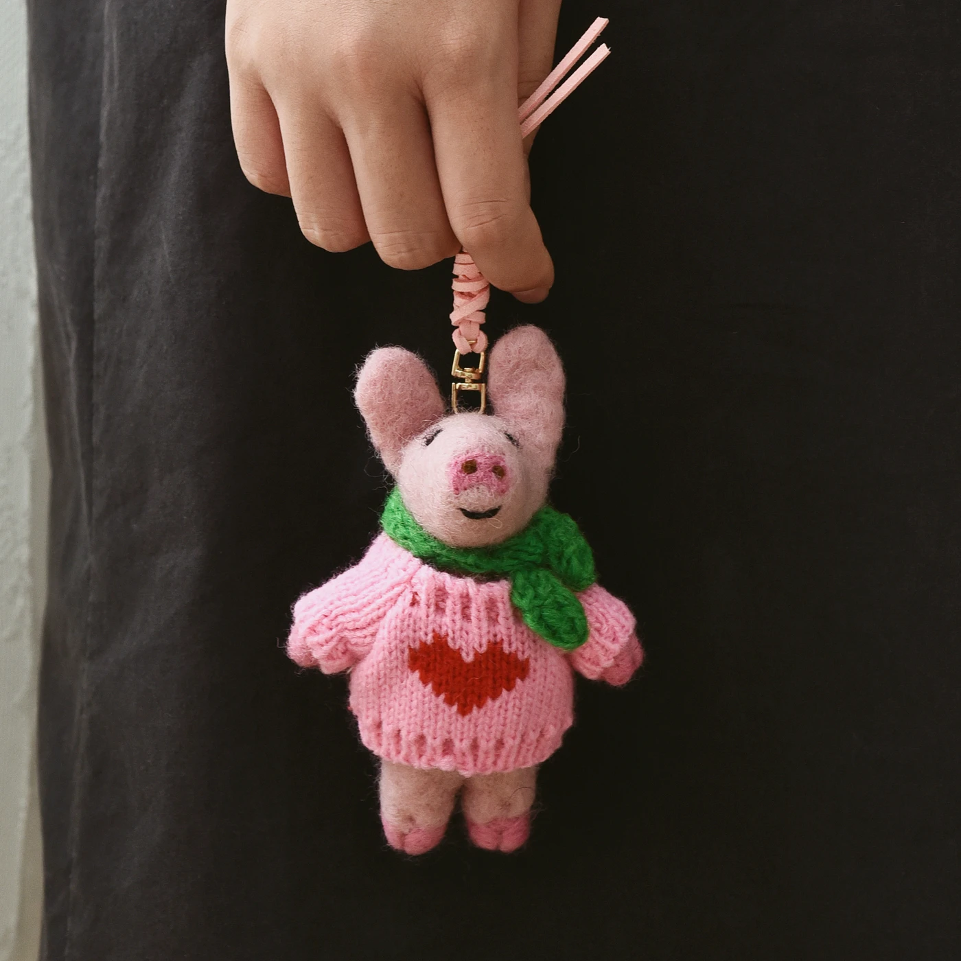 

Flower cartoon bag pendant, couple niche handmade car pendant