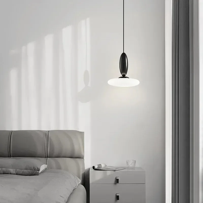 

WHJ Современные минималистичные подвесные светильники Светодиодная лампа для спальни Гостиная Обеденный стол Освещение Черный Белый Дизайн дома