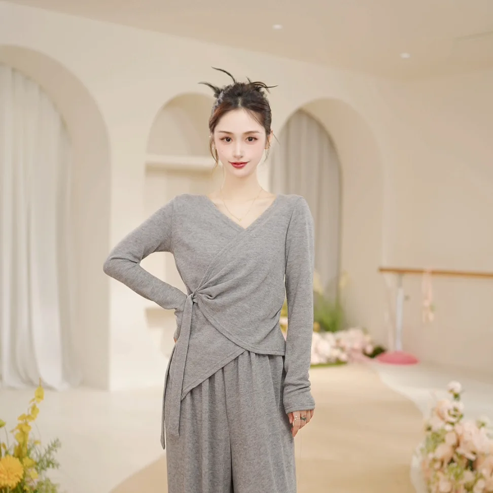 練習服女性の大人の秋と冬の新しい暖かい V ネックストラップカーディガンヨガモダンクラシックダンストップ