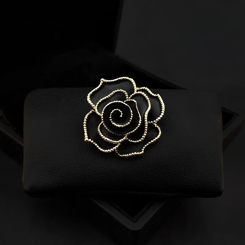 

ZY Upscale Retro Camellia Brooch Women's Suit Neckline Black Pin Fashion Corsage Luxury Jewelry Accessories Chic Party 3769