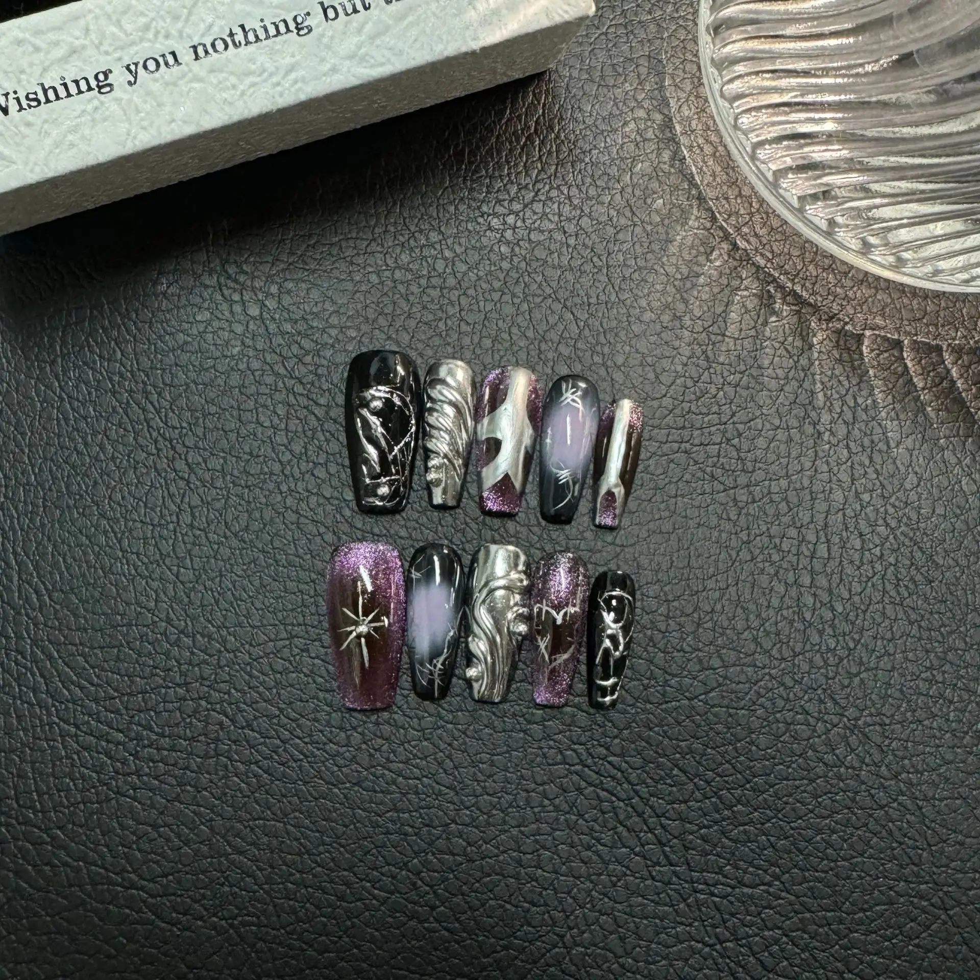 

10 шт., милые, пряные ногти ручной работы «кошачий глаз», механический змеиный узор, пресс для ногтей, металлические готические, синие, черные, белые накладные ногти