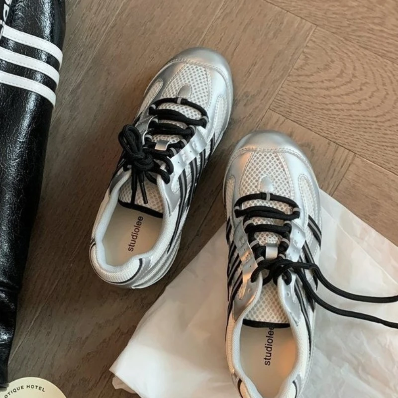 

Женская повседневная обувь на толстой подошве, лето и осень 2025 года, дышащая легкая спортивная и повседневная обувь с сеткой