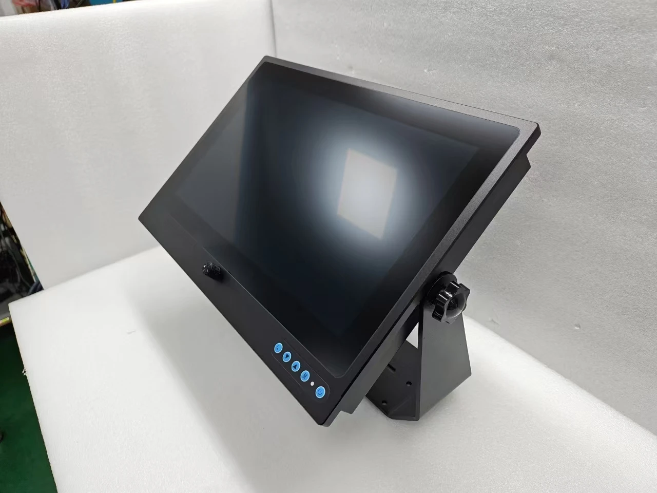 15.6 Inch Industrial Displays 1000-1500 Nits Full IP65-69 Waterproof Interactive LCD Monitor Wide temperature explosion Boat