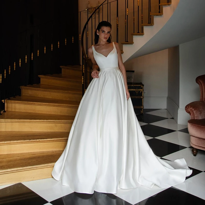 

Eightree Boho Beach A-Line Wedding Dresses V-Neck Backless Sleeveless Bridal Dress Princess Wedding Ball Prom Gowns Customized