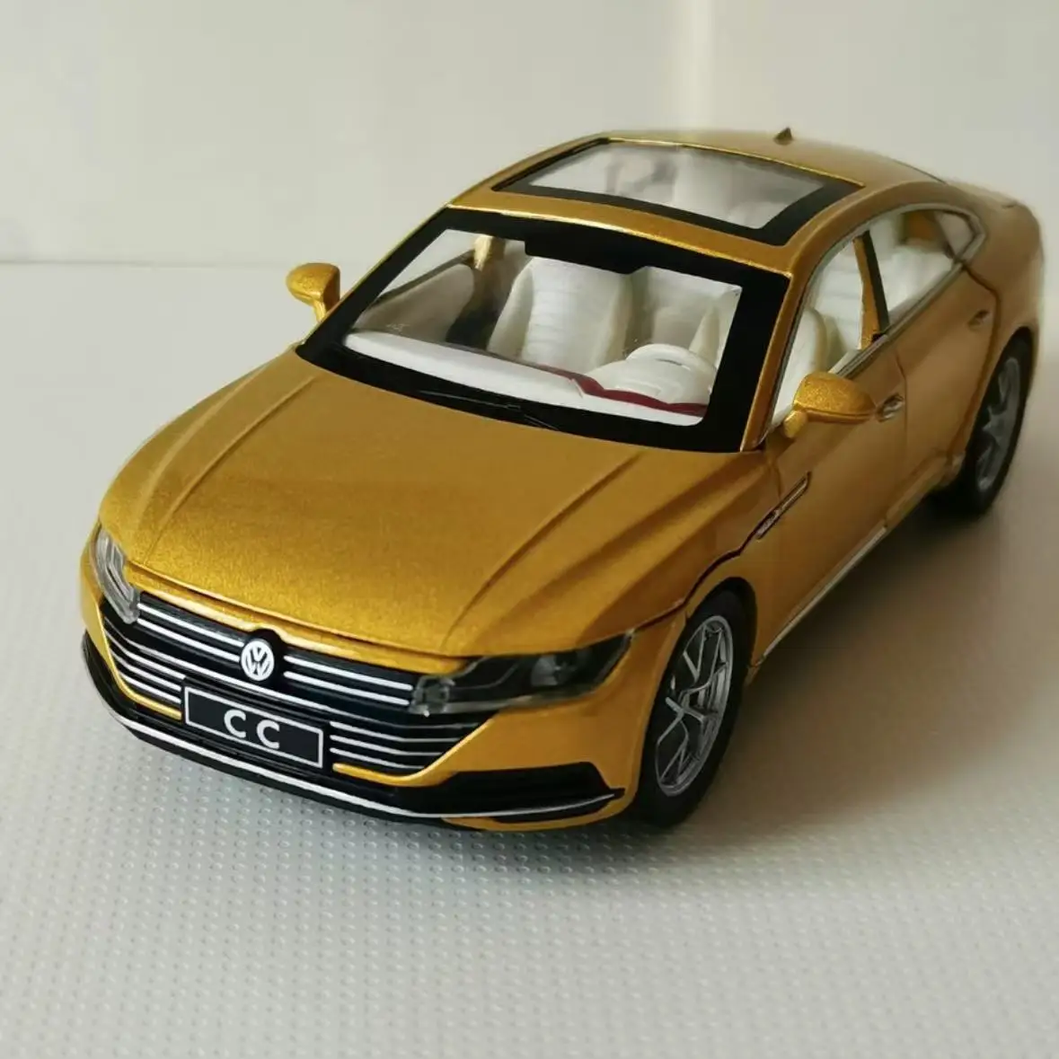 

1:32 Volkswagen CC Arteon Модель автомобиля из сплава, литая под давлением игрушечная модель автомобиля, детская игрушка, коллекционные предметы, Рождественский подарок