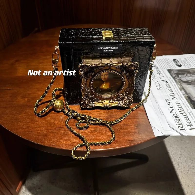 

Single shoulder diagonal hanging bag Baroque relief Mona Lisa picture frame bag