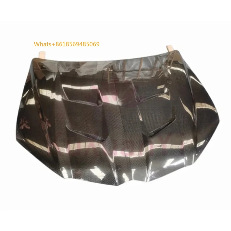 style Carbon Fiber Engine Hood Cover Is Applicable to  Urus Model Body Kit Front Rear Bumper Side Skirt