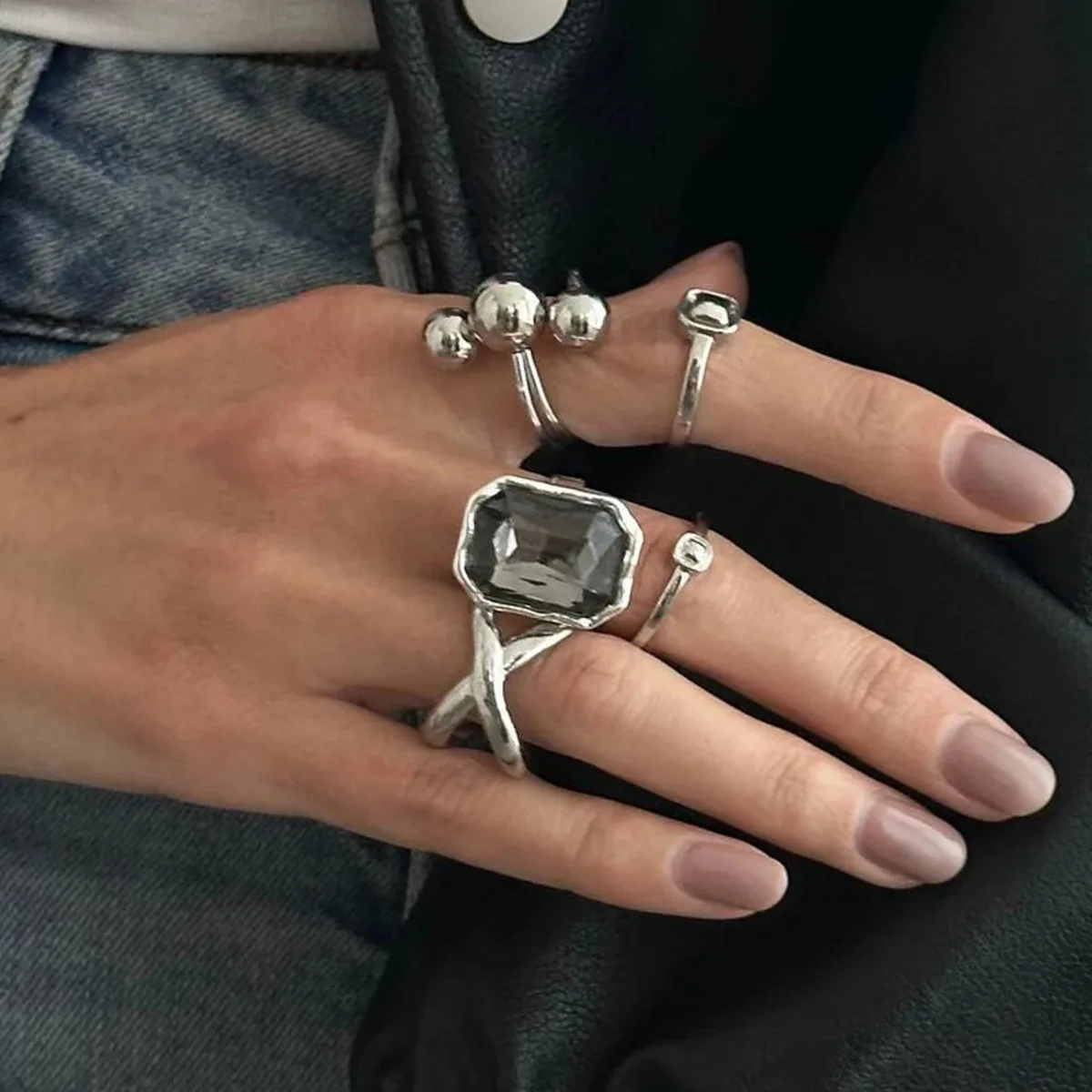 

KunJoe 5Pcs/Set New Fashion Acrylic Rhinestone Open Rings for Women Retro Geometric Square Adjustable Knuckle Ring Men Jewelry