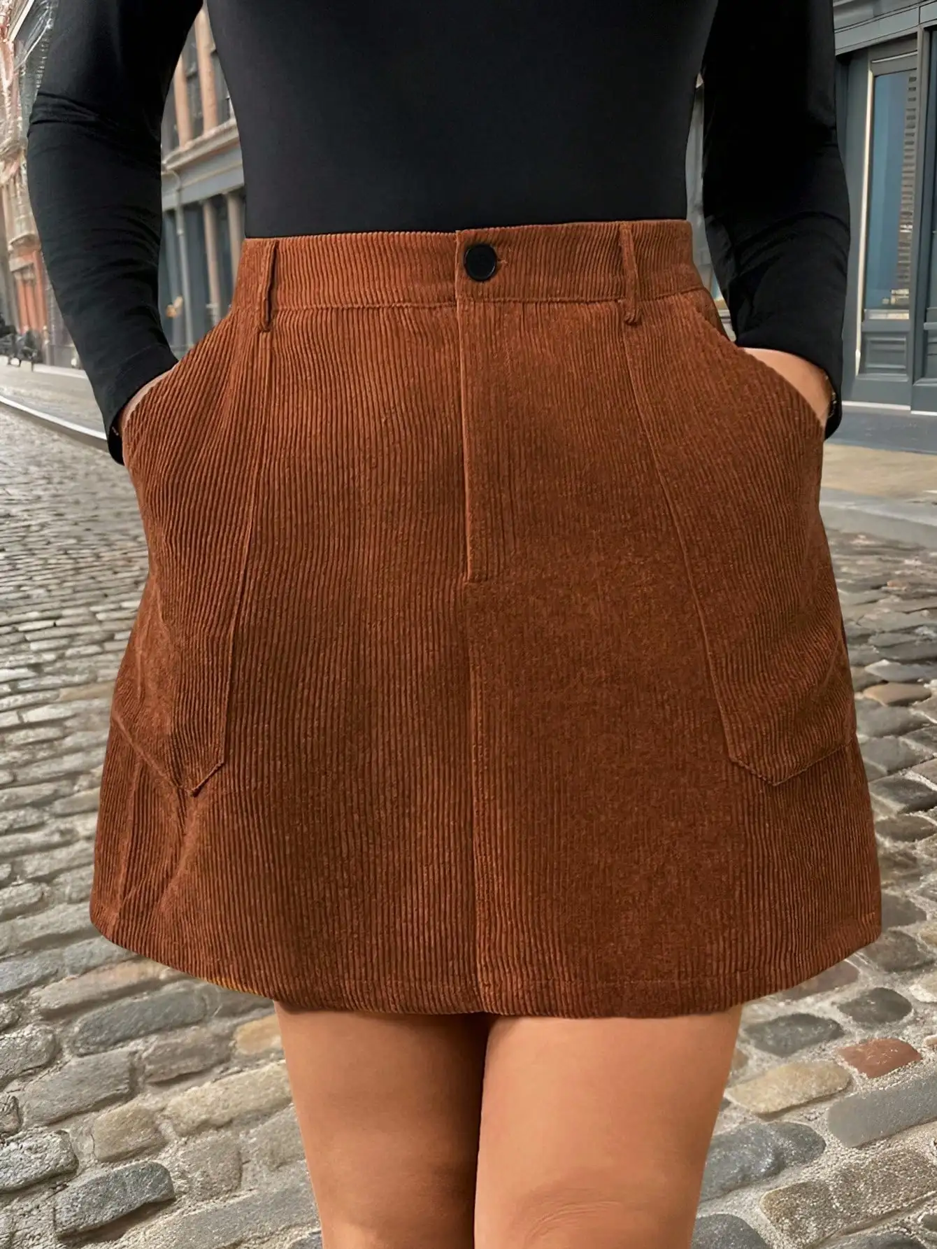 

Женская мини-юбка А-силуэта из вельвета с высокой талией и передними карманами