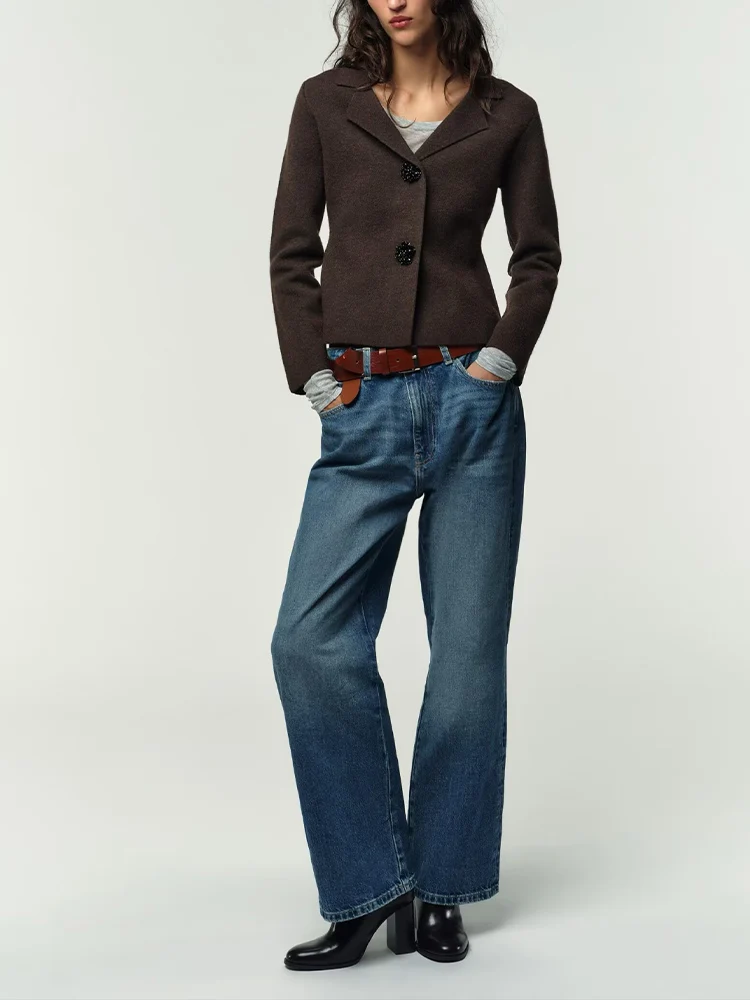 

Новый женский модный, универсальный, элегантный, утягивающий вязаный пиджак в европейском стиле с украшенными пуговицами.