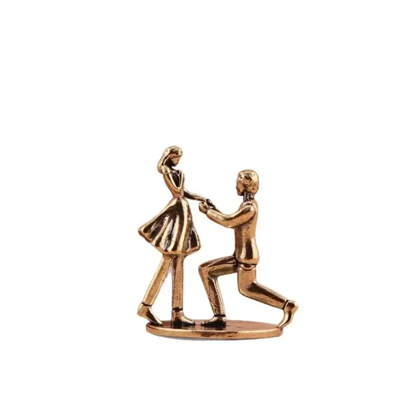 Vintage Couple Figurine Zinc Alloy Handcrafted Proposal Ornament for Anniversary Wedding Couple Gift Home Decor