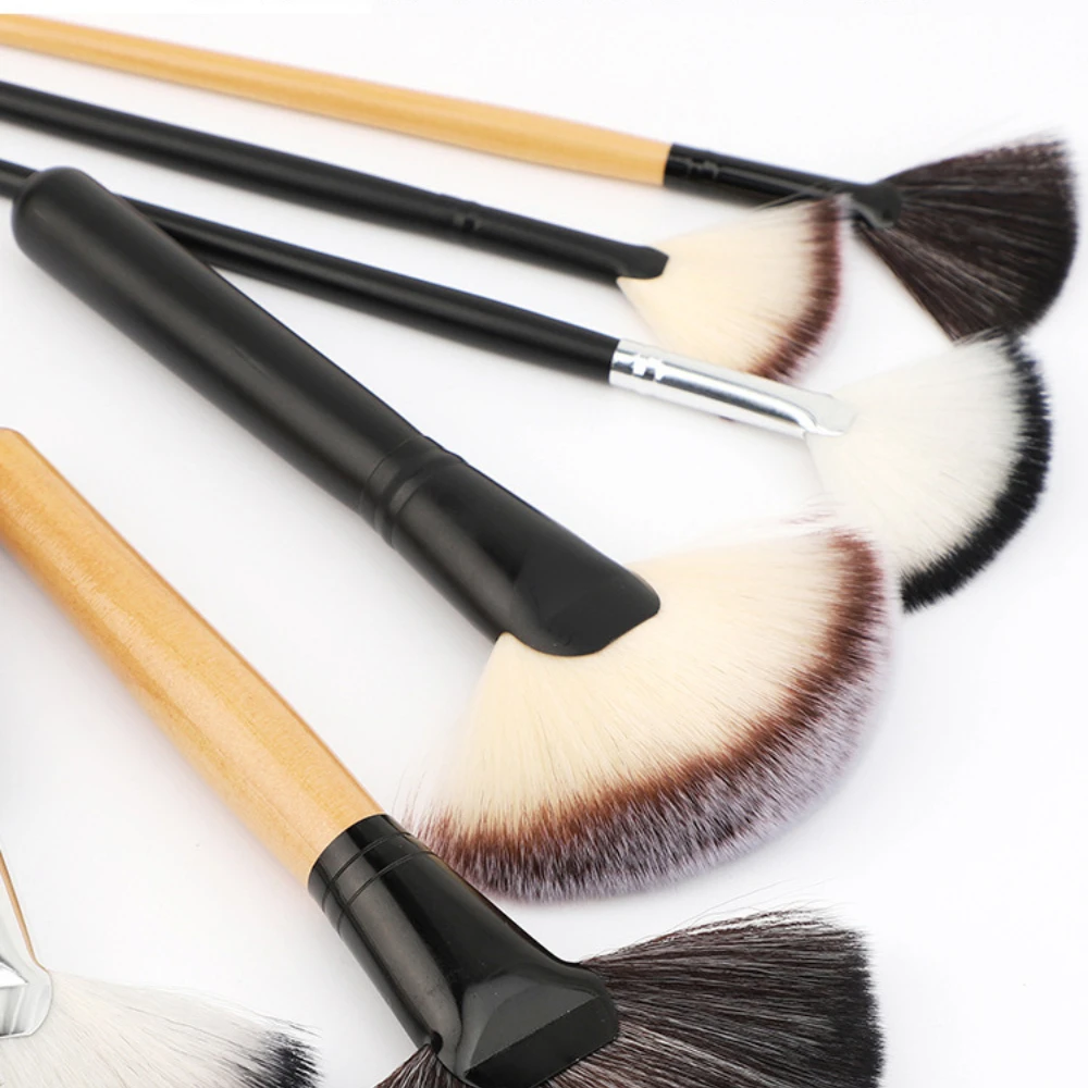 1PC Long Handle Face Blush Highlight Brushes Fan Shaped Blending Makeup Brush Face Loose Powder Brush Cosmetic Tools