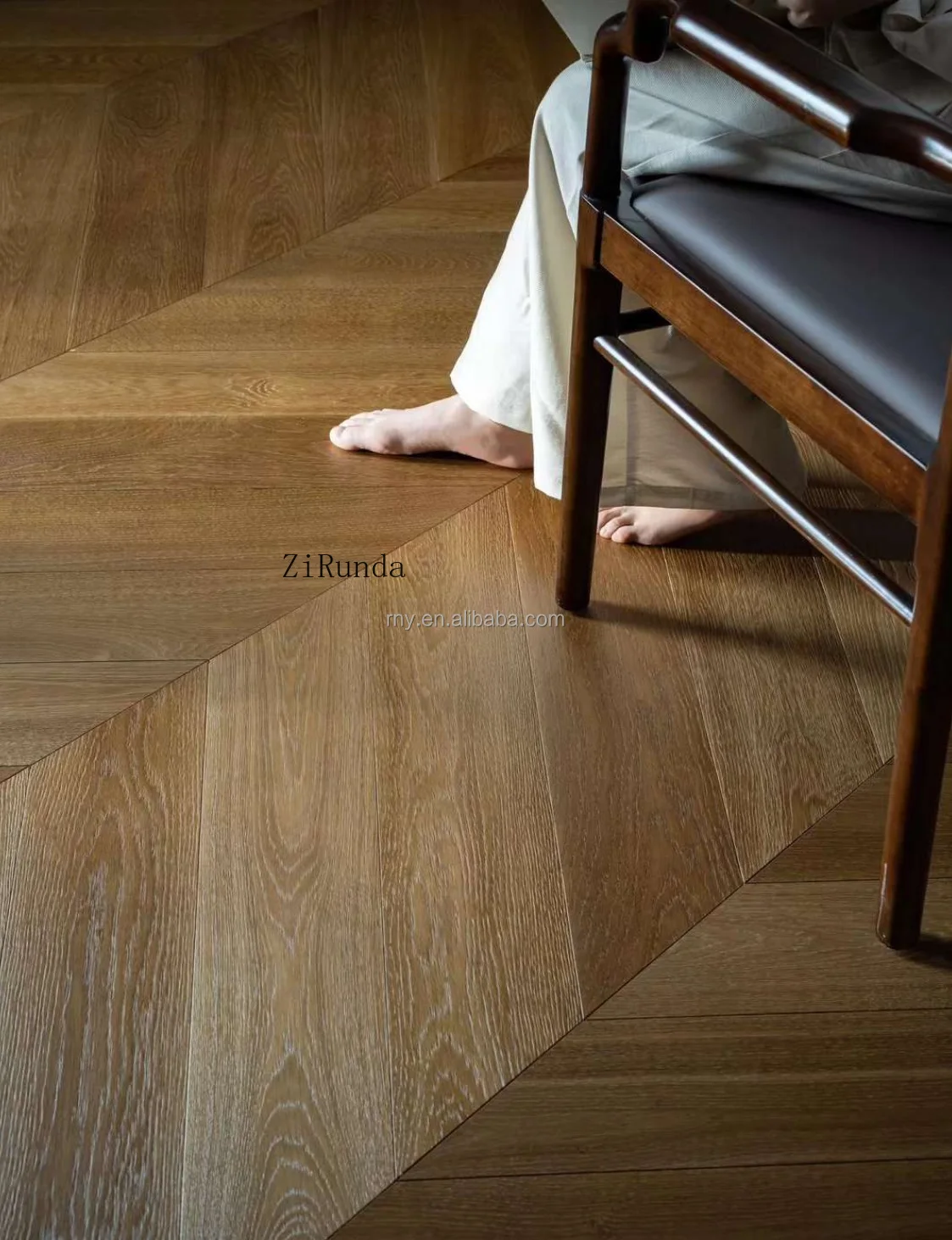 Индивидуальная версия, дымчатый роскошный пол из коричневого дуба, рыбья кость, пол из белого дуба, роскошный паркет виллы