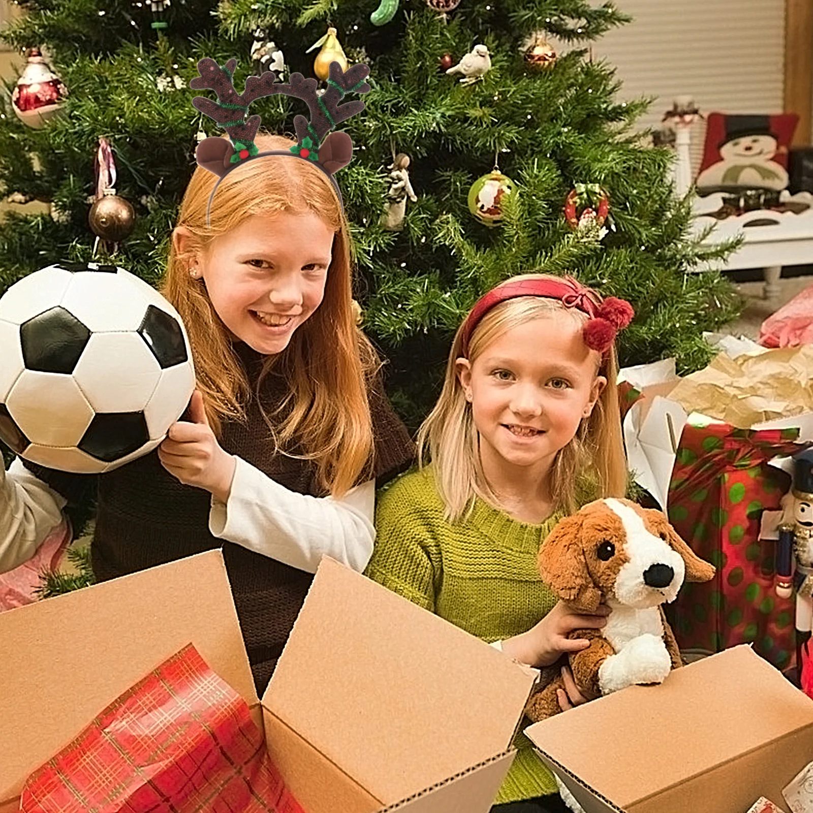 

6Pcs Illuminated Christmas Headband with Antlers Festive Hair Hoop for Holiday Party Favor Xmas Gift Decoration