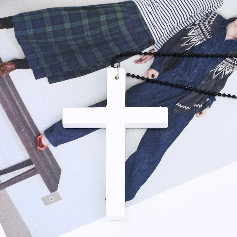 ヴィンテージウッドクロスペンダントネックレスシンプルな天然木製クロスネックレスヒップホップセーターチェーンジュエリーアクセサリーギフト