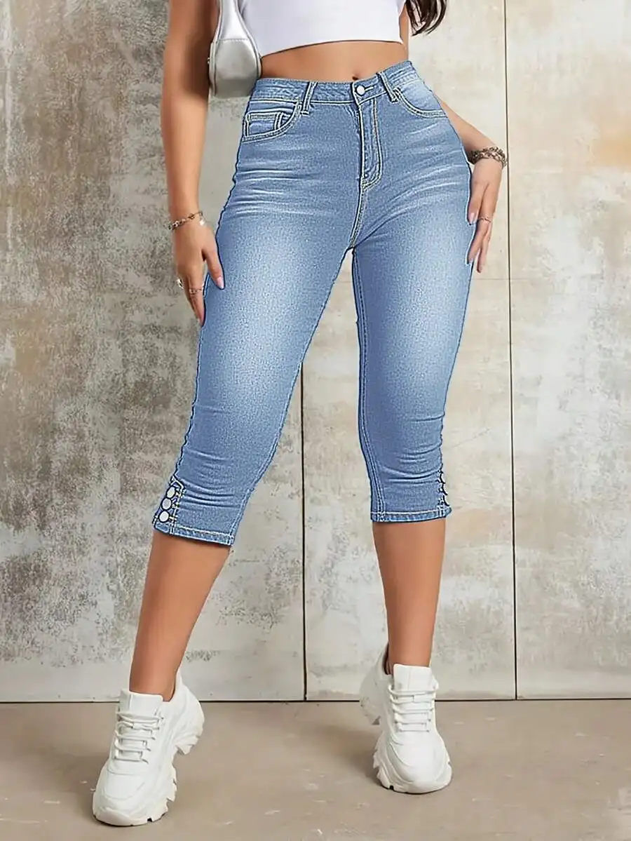 

Side Button Detail Slim Stretch Denim Capris For Women Casual Outfit