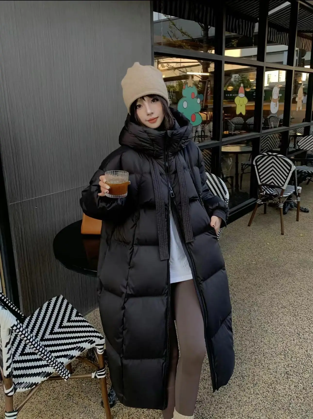 المألوف الشريط الأبيض بطة أسفل سترة شتاء جديد طويل فوق الركبة مقنعين أسفل سترة المرأة فضفاضة سميكة بطانية سترة