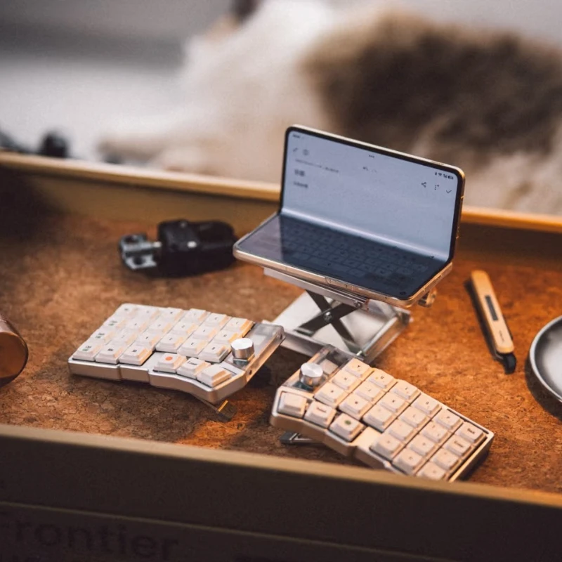 NEW Presale Cornix Split Keyboard CustomWireless Bluetooth Hot-swap in-line Type Zmk Ergonomics CNC Shell Kaih Choc V2 Keyboard