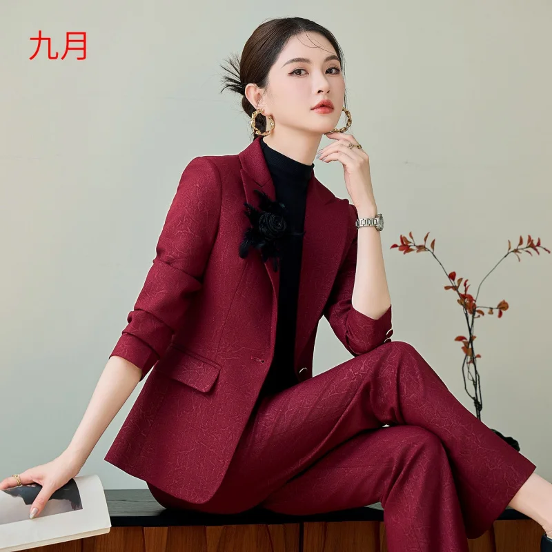 

Высококачественный комплект костюмов2025Осенний винно-красный для взрослых, интеллектуальный темперамент, женская одежда, элитная легкая роскошная официальная одежда на рабочем месте