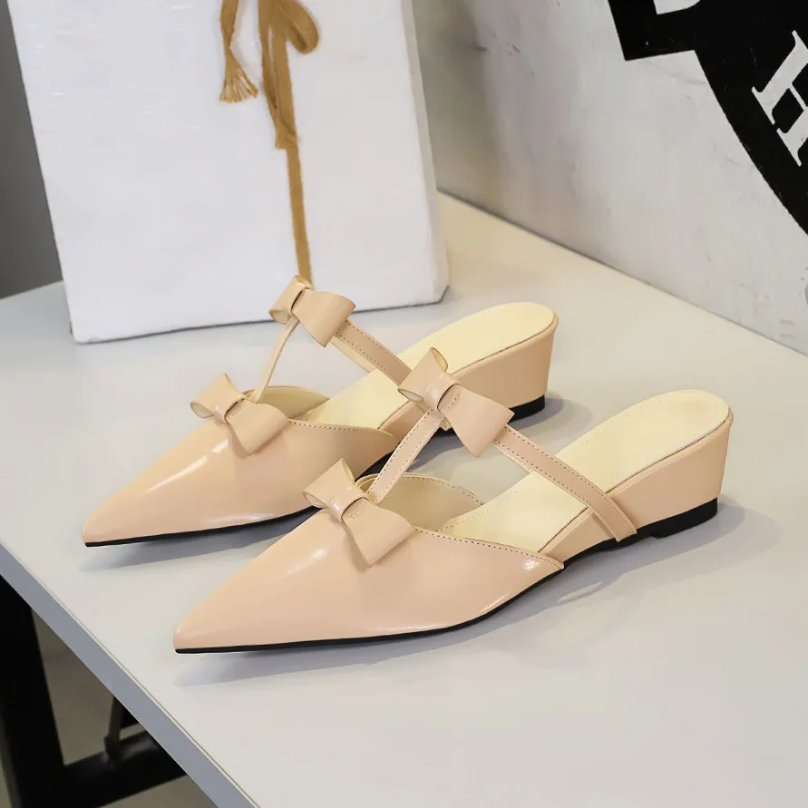 

Women's wedge pointed toe sandals, versatile bow mid-high heels, height-increasing closed-toe slippers