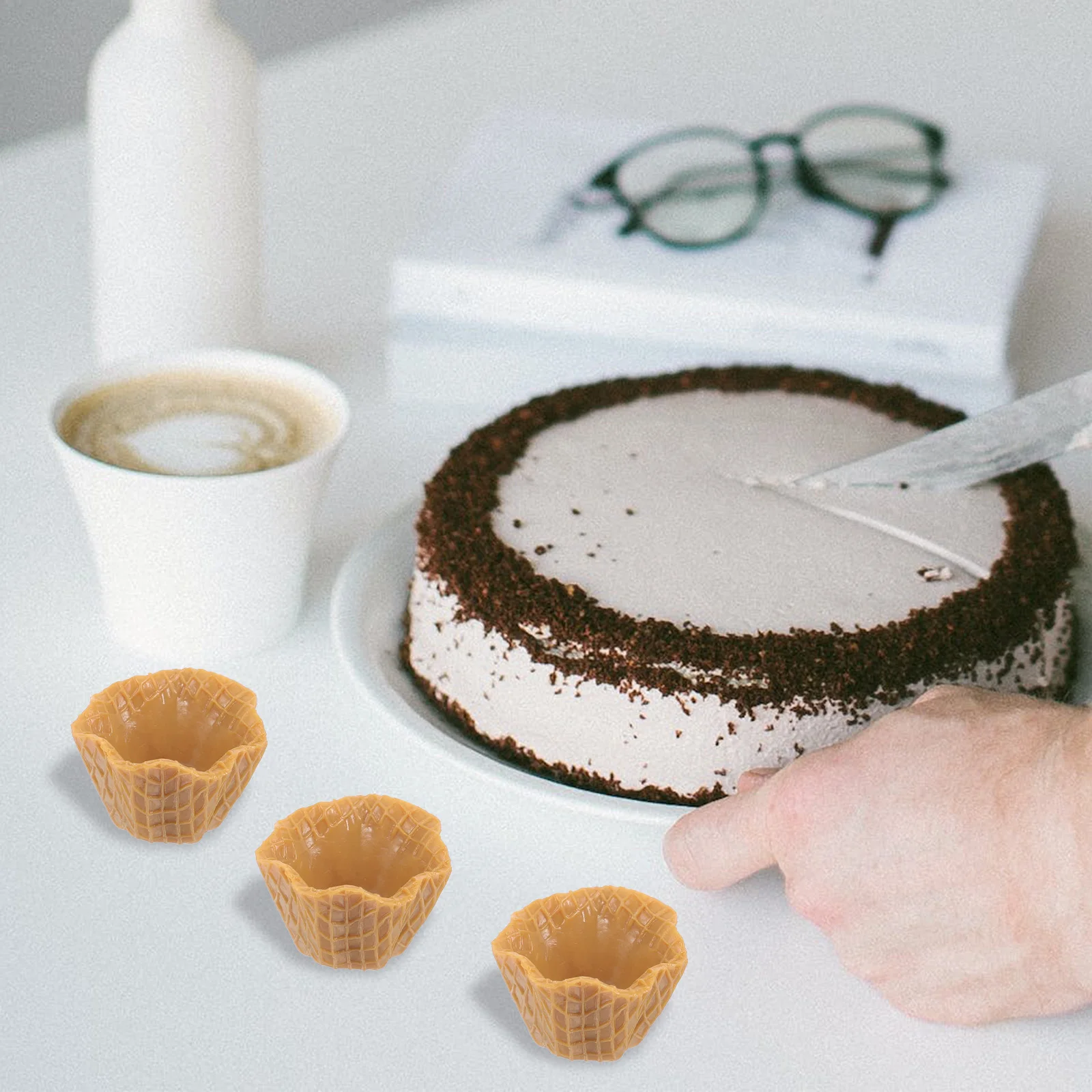 

4Pcs Fake Cupcake Liners Realistic Simulation Decoration Photography Props Lifelike Decorative Cake Liner Home Supplies