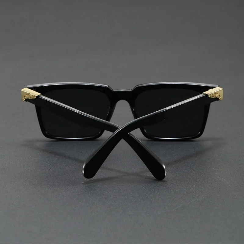 Vintage Thick Frame Square Sunglasses Unisex UV400 Protection Luxury Metal Decor Sunglasses For Driving
