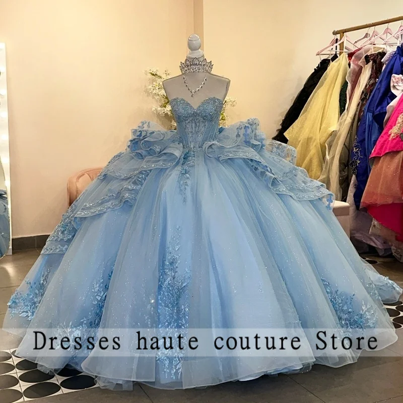 ชุดเดรสสีฟ้าอ่อนสำหรับงาน Quinceañera แบบไม่มีแขน แต่งลูกไม้ผูกเชือก ผ้าทูลล์  ชุดเดรสสำหรับงาน Quinceañera ปี 2026  สามารถสั่งตัดได้