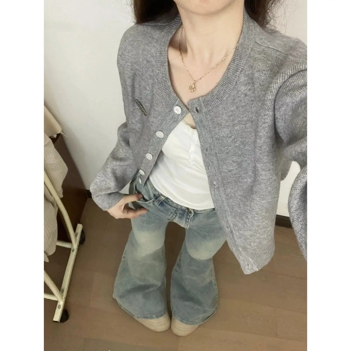 

Puppy Patch Candy-colored Sweet Knit Cardigan Sweater Women's Autumn 2024 New Joker Coat Short Coat