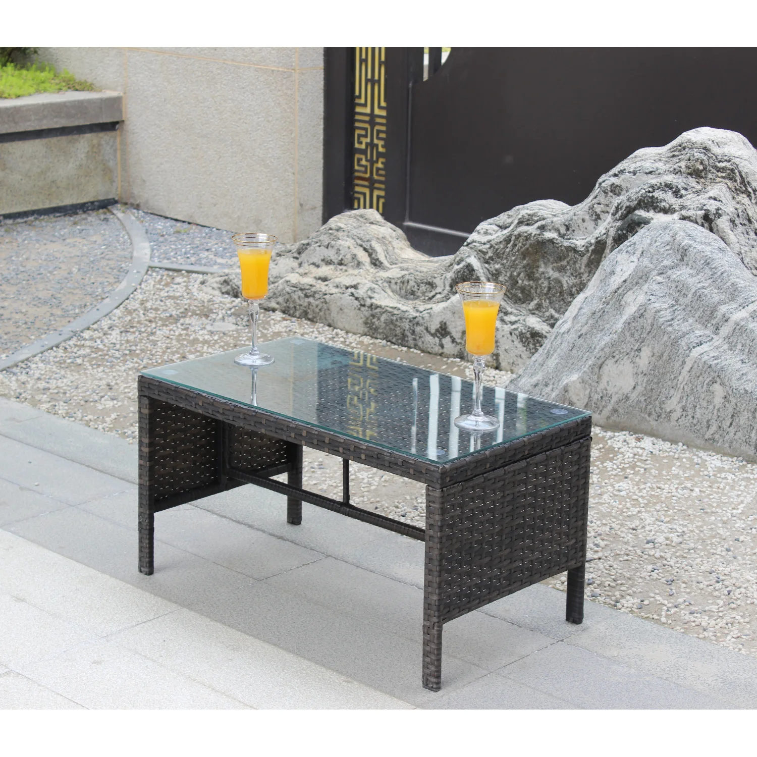 

Outdoor patio Furniture 1 Coffee Table with clear tempered glass