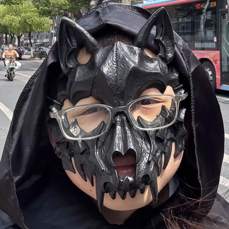 

2025 Party Skull Mask Long Teeth Demon Skeleton Half Face Mask Wolf Dragon Tiger Houjuu Nue Mask Cosplay Halloween Costume Props