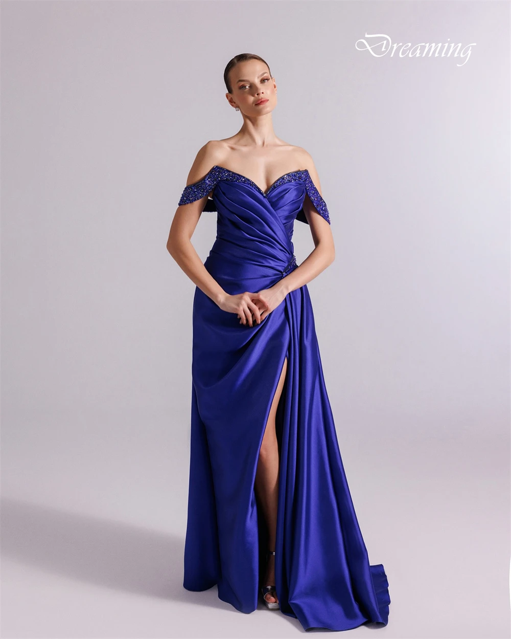 تخصيص الحديثة الأرجواني الساتان مساء اللباس أزياء قارب الرقبة قبالة الكتف حزب اللباس جودة عالية