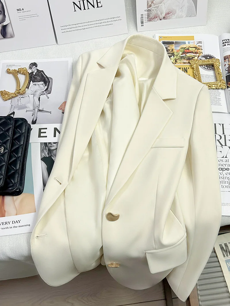 Kiesza lyte Fashion street 2024 Spring Autumn Simple Metal buckle Design Blazer for Women Jacket Office Lady Off-white Coats