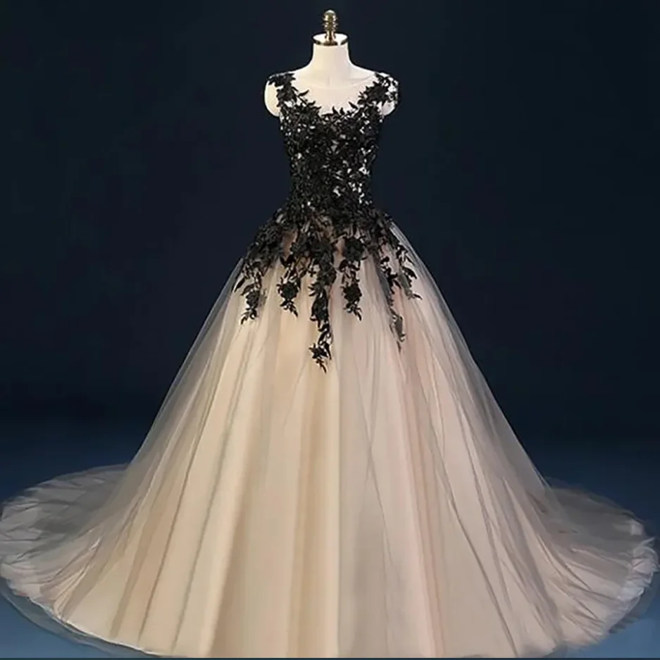 Abiti da sposa gotici champagne e abito da ballo nero Collo trasparente senza maniche Applicazioni in pizzo Abiti da sposa con corsetto in tulle con corte T