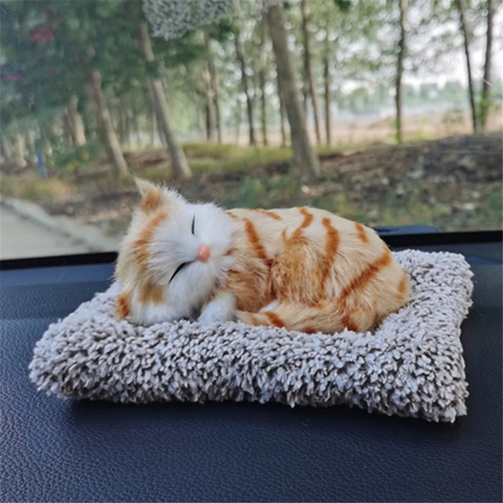 Ornamenti per cruscotto dell'auto simulazione carina gatti dormienti bella peluche gattino bambola giocattolo regalo per bambini accessori per interni Auto