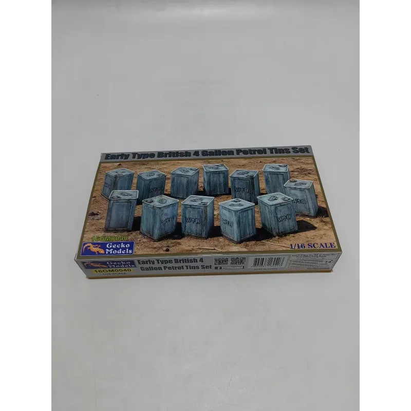 

Gecko Models 16GM0040 1/16 Early Type British 4 Gallon Petrol Tins Set Model Kit