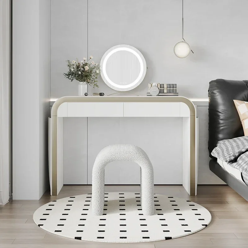 

Столик для макияжа Седло Кожаный комод Спальня Маленькая квартира Стол Комод для главной спальни