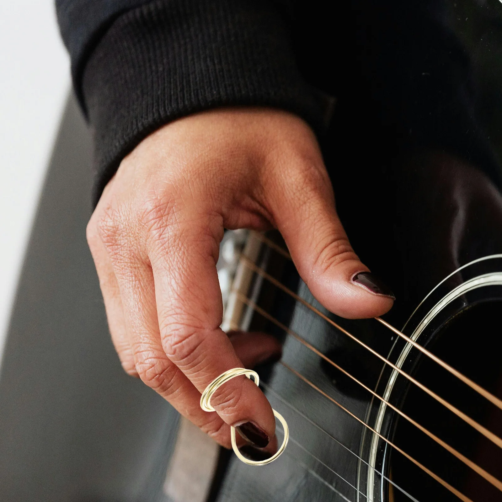 

4pcs Metal Thumb Pick Bass Finger Plectrum Durable Comfortable Ergonomic Design Adjustable Size Guitar Bass Accessories Portable
