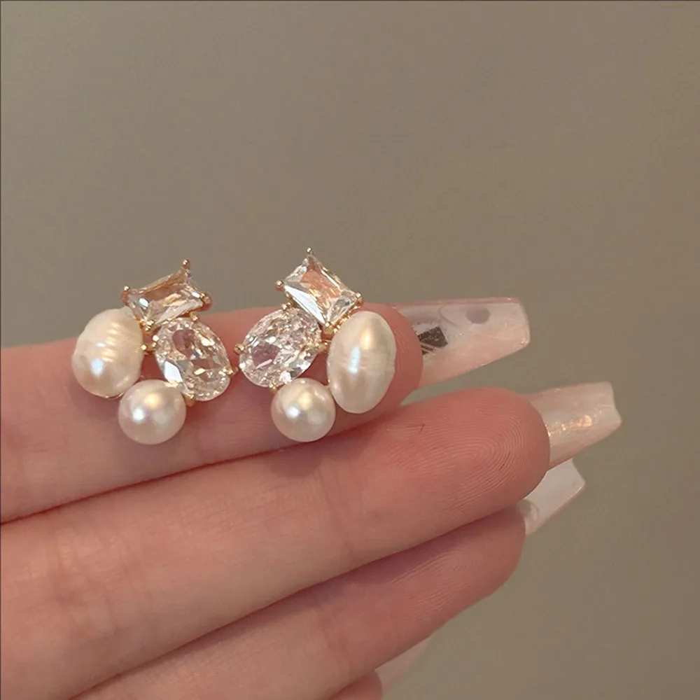 

Silvery-needle Zircon Freshwater Pearl Geometric Stud Earrings French-style Fashionable Women's High-end Jewelry