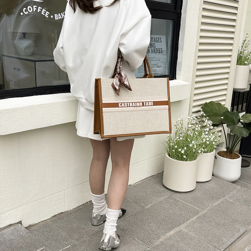 

Popular Ladies Shoulder Bag Made Of Premium Leather Classic Elegant From Luxury Brand Famous Designer Fashionable Use