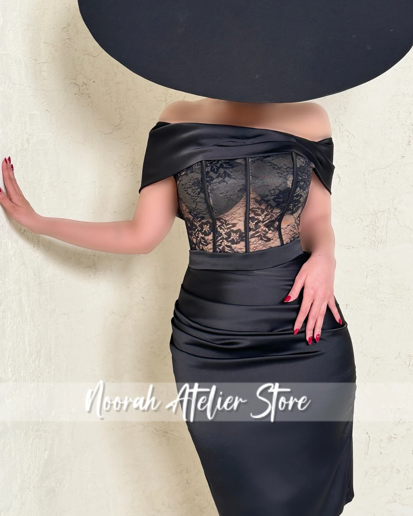 Vestidos de Noche cortos negros sexys con hombros descubiertos, vestido de novia hasta la rodilla con encaje de ilusión para mujer, Arabia Saudita personalizado, 2025