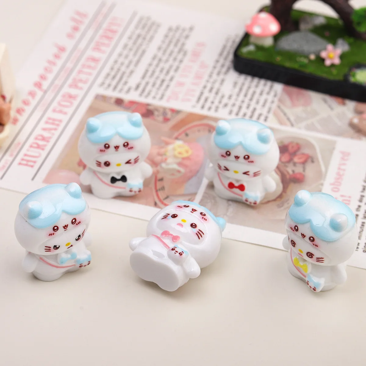 2 uds miniso 3d oreja azul kt accesorios de resina de dibujos animados diy caja de basura encantos hechos a mano miniatura mateials joyería artesanía suministros