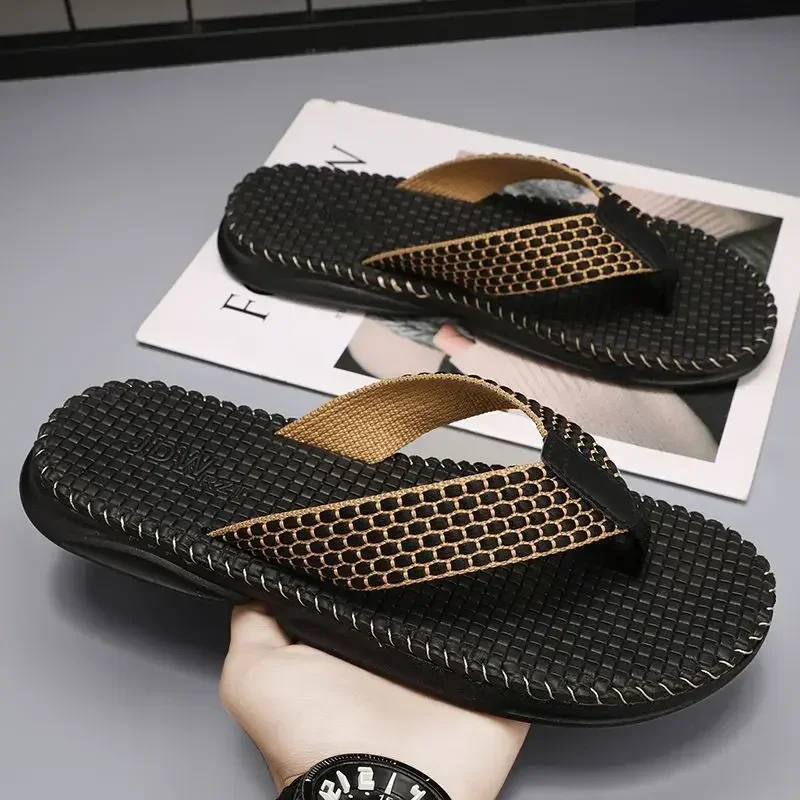 Trendige Herren-Sandalen, rutschfeste Flip-Flops, leichte, atmungsaktive, lässige Tanga-Hausschuhe für Strand, Pool und Outdoor