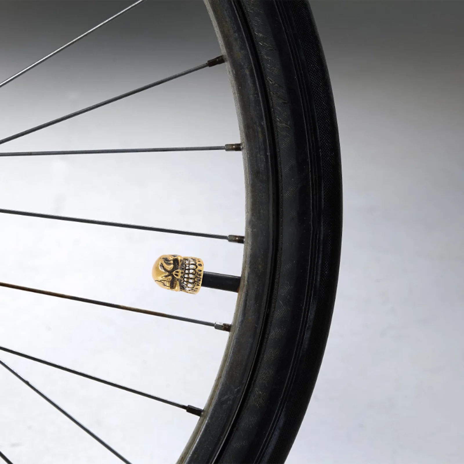 

4Pcs Tire Valve Caps Skull Shaped Metal Replacement Car Tire Valves Covers Spike Valve Stem Caps for Auto Motorcycle Wheel Decor