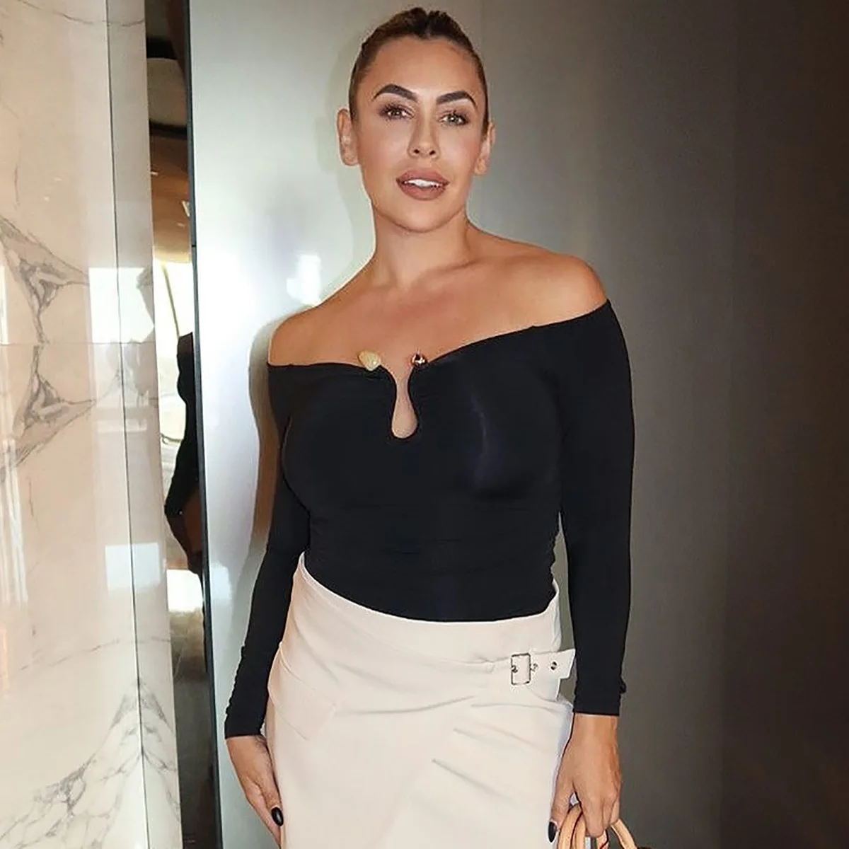 تي شيرت غير رسمي مكشوف الأكتاف بدون ظهر تي شيرت بأكمام طويلة تي شيرت نسائي للخريف والشتاء Y2K ملابس الشارع الشهير أسود نحيف تي شيرت نسائي #3