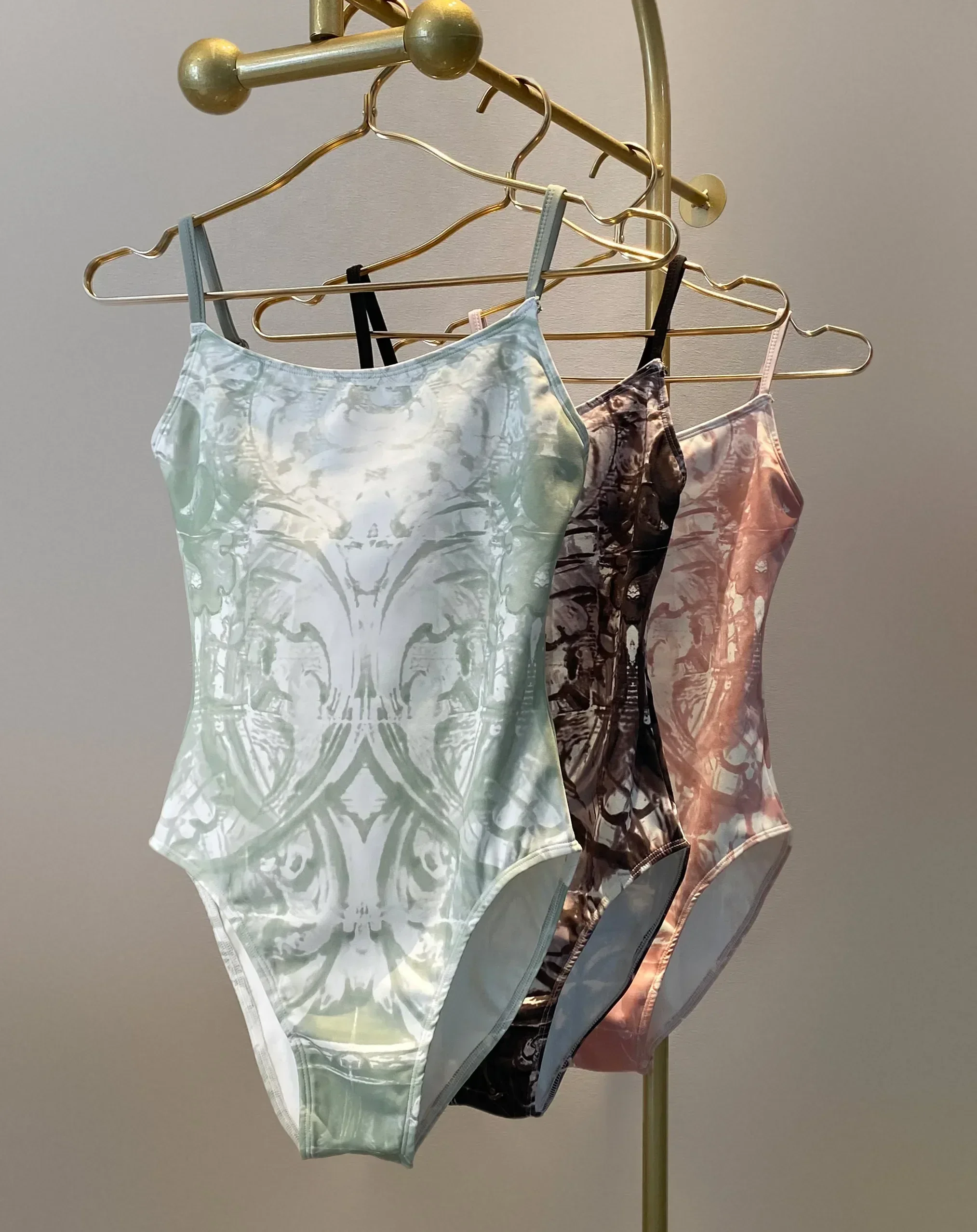 Body da balletto Gilet per adulti 2024 Nuovo arrivo Elegante pratica Balletto Danza Abbigliamento Donna Ginnastica Body Danza Tuta