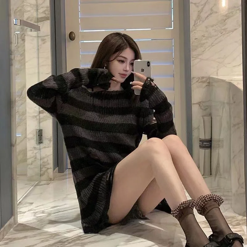 Sweter Uniseks Panjang Punk Gothic Baru Atasan Streetwear Tipis Gelap Batu Longgar Jumper Rusak Lubang Berongga Keren Bergaris Wanita Musim Panas