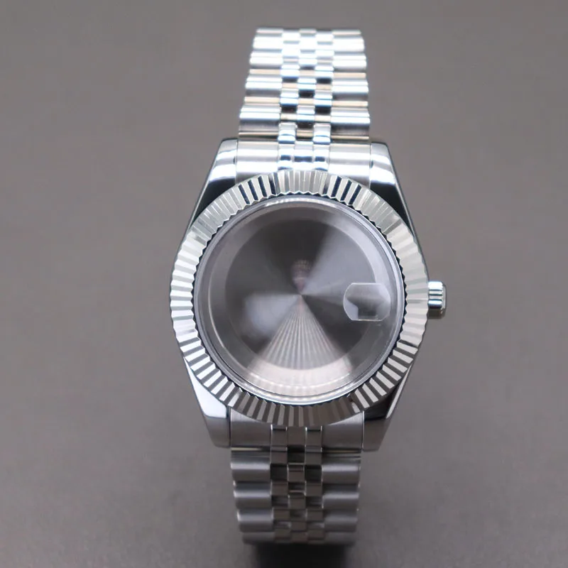 Custodie da 36mm/39mm per Seiko Nh35 Nh34 Nh36 Nh70 Miyota 8215 Movimento 28,5mm Quadrante scanalato cassa per orologio curvo Bracciale Vetro zaffiro