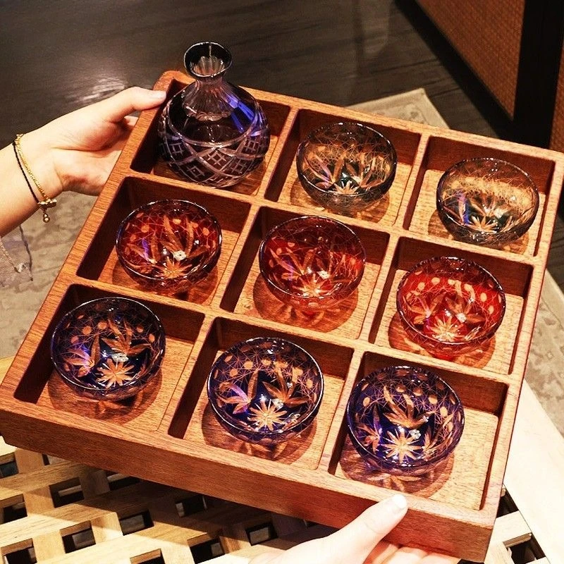 

Japanese creative Jiugongge color fine engraved sake ice wine glass fruit wine shochu rice wine pot tea